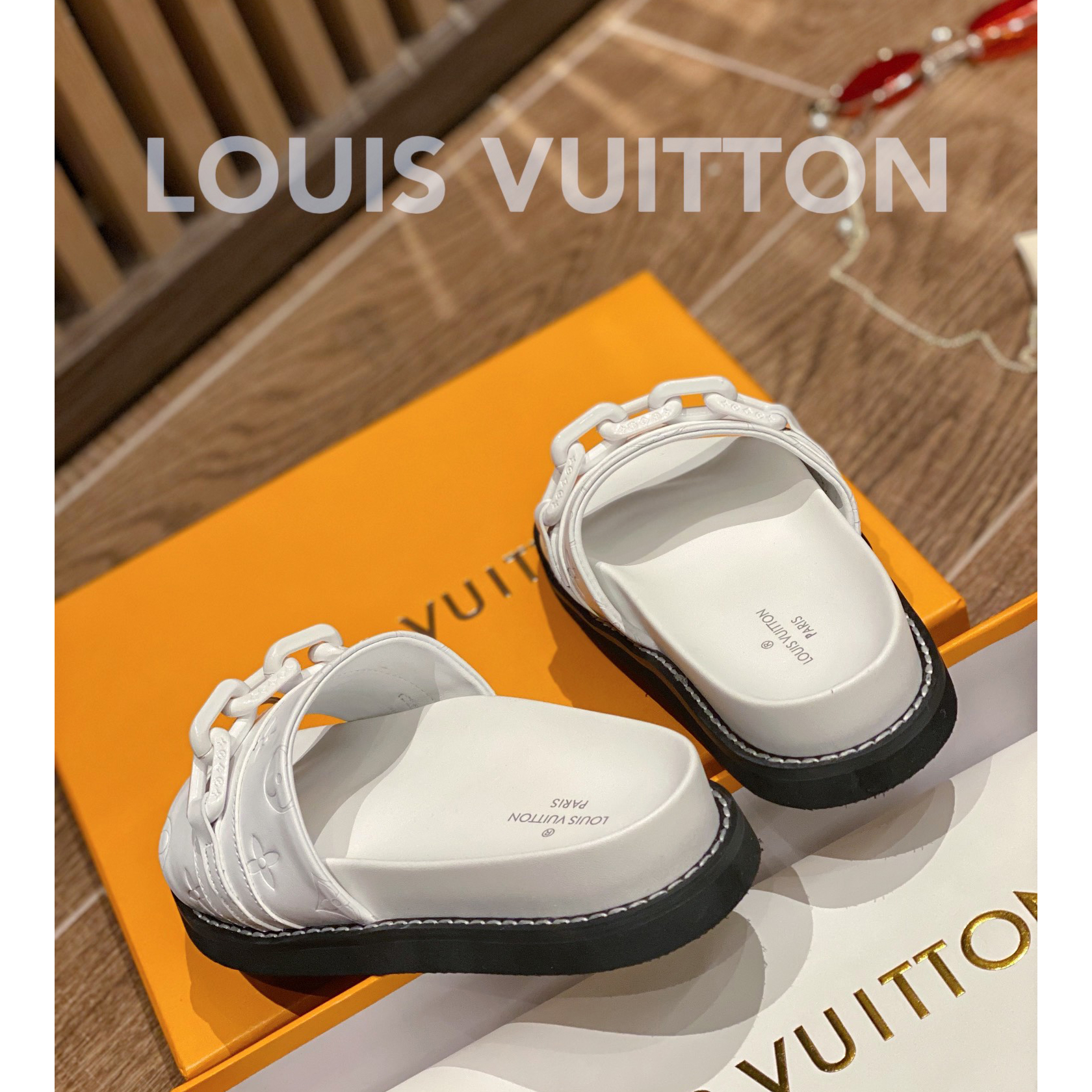 Louis Vuitton Monogram Slipper - FashionPlug