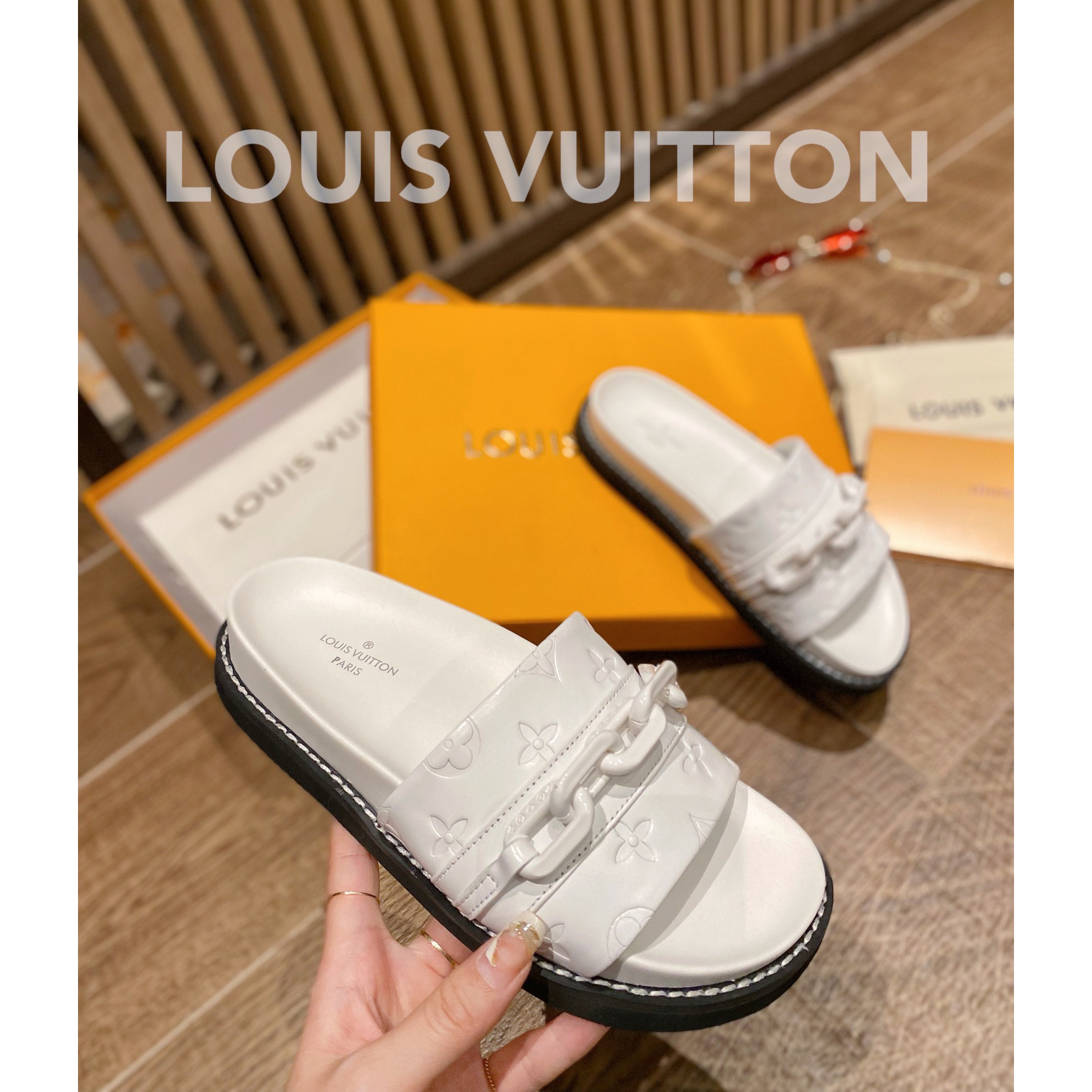 Louis Vuitton Monogram Slipper - FashionPlug