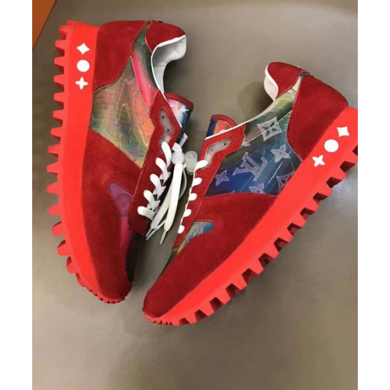 Louis Vuitton Sneaker - FashionPlug