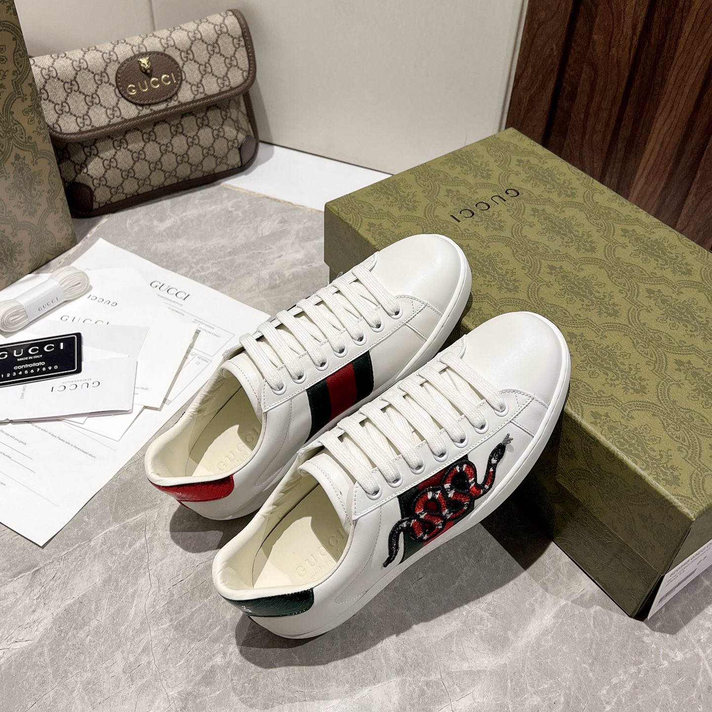 Gucci Snake Logo  Basket Sneaker - FashionPlug