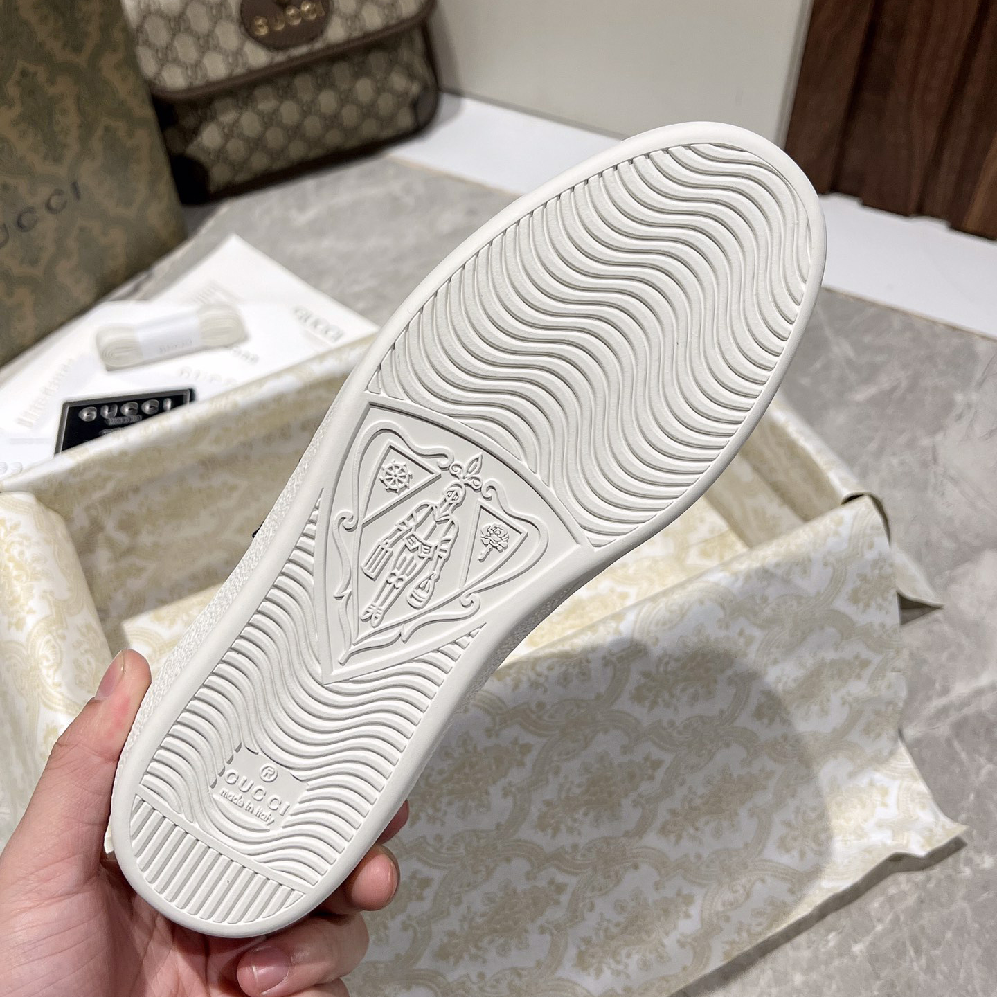 Gucci Snake Logo  Basket Sneaker - FashionPlug