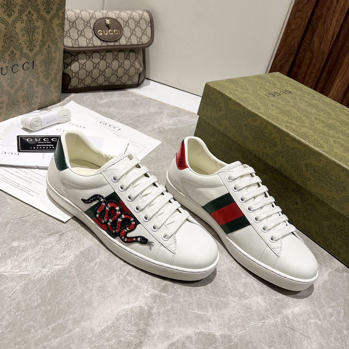 Gucci Snake Logo  Basket Sneaker - FashionPlug