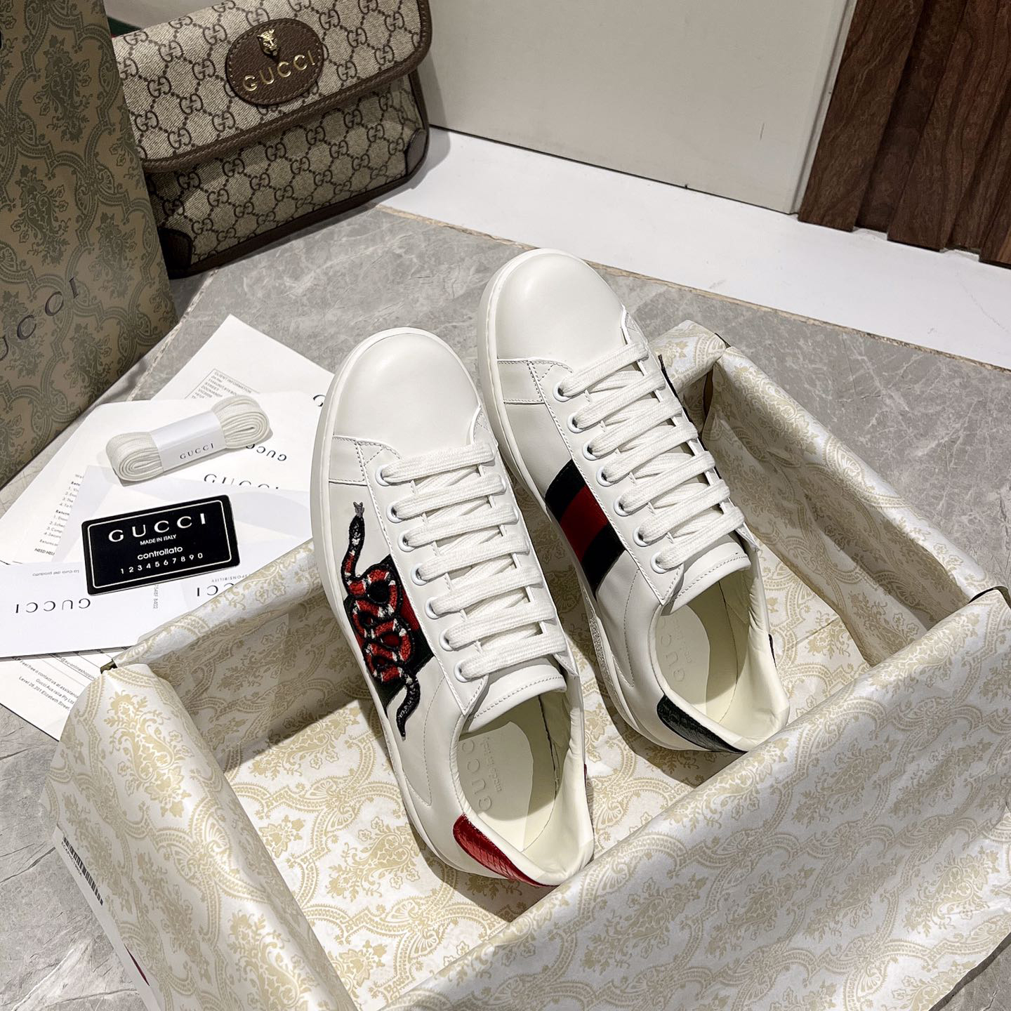 Gucci Snake Logo  Basket Sneaker - FashionPlug