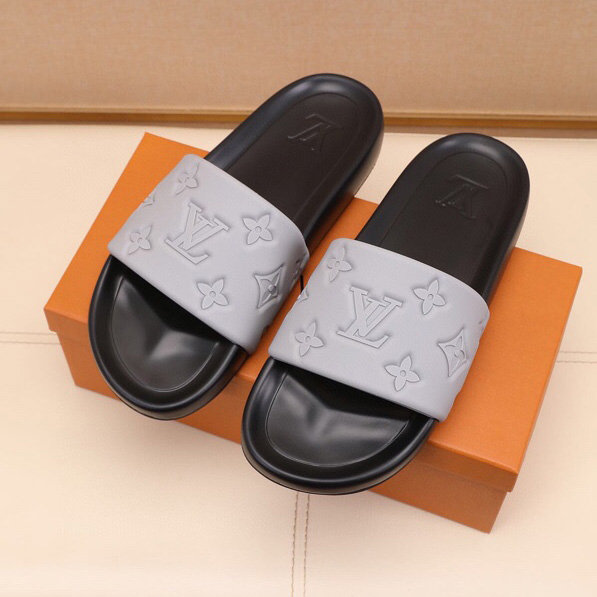 Louis Vuitton Monogram Slippers - FashionPlug