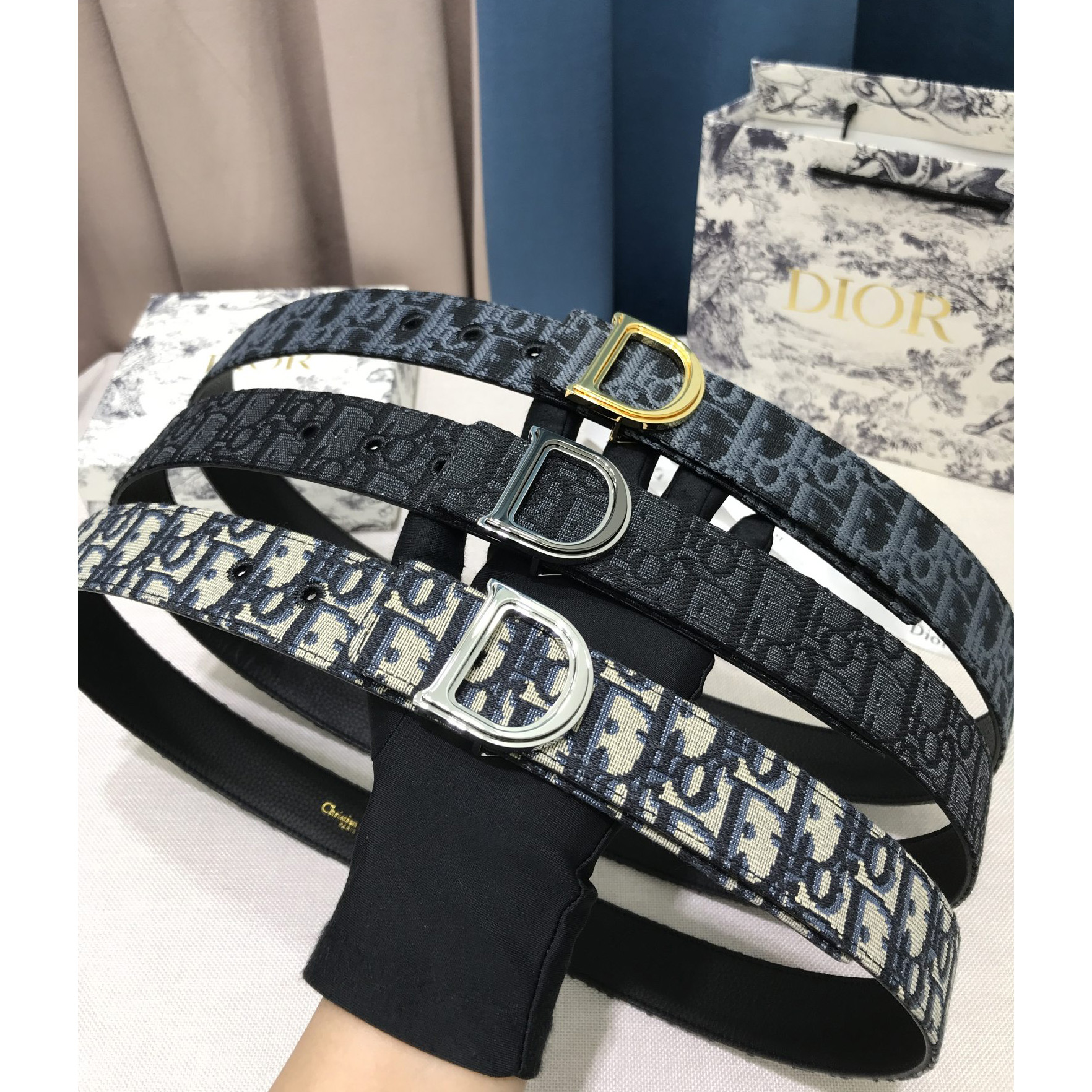 Dior Leather Belt With 'D' Buckle - FashionPlug