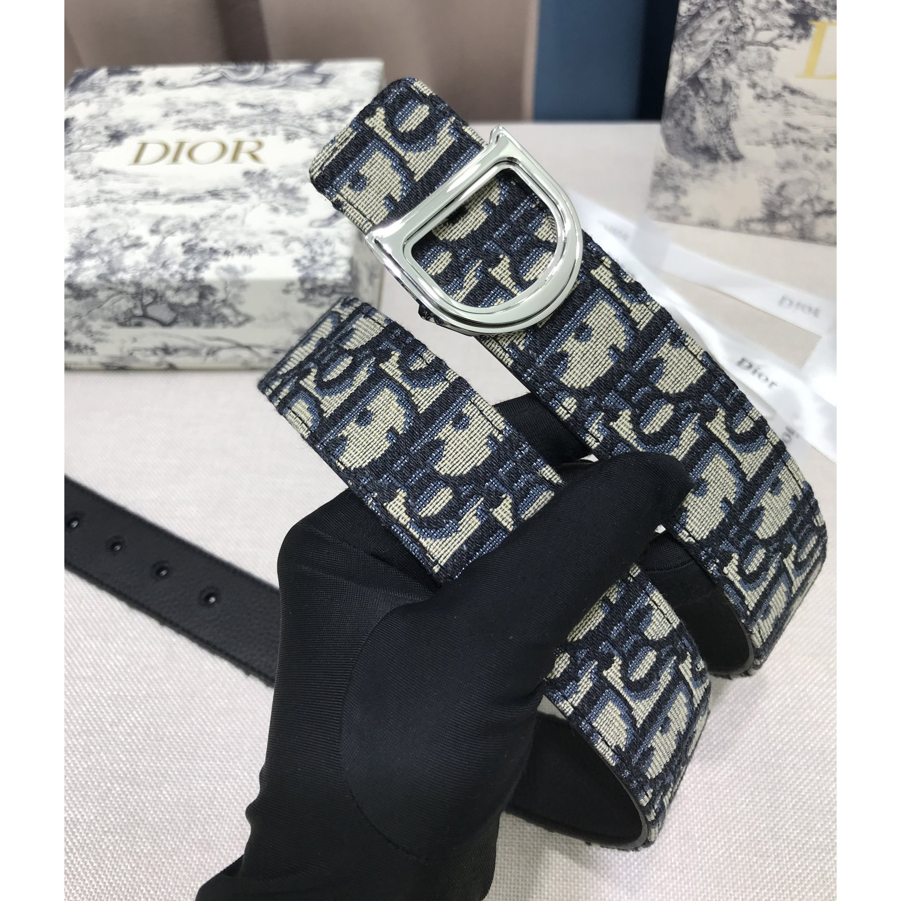 Dior Leather Belt With 'D' Buckle - FashionPlug