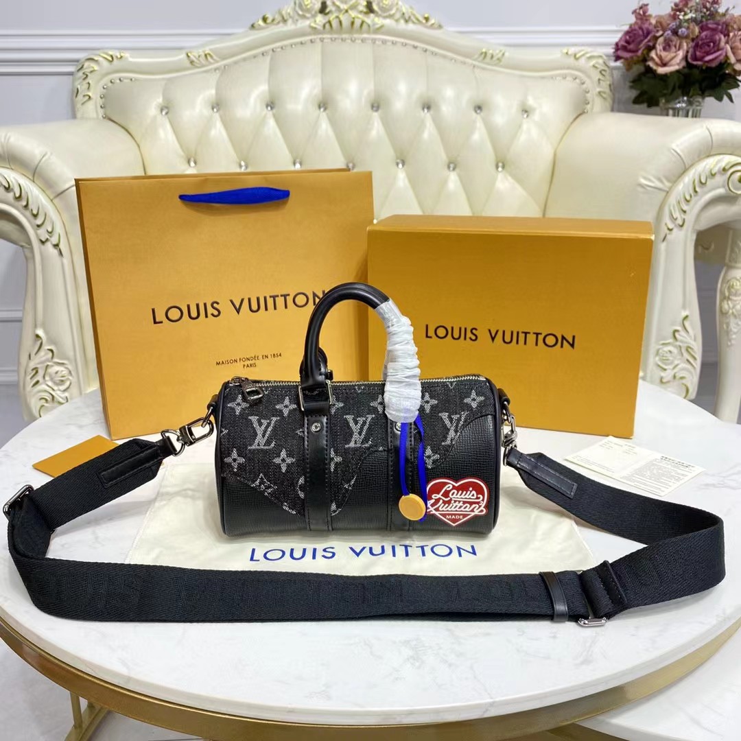 Louis Vuitton  Monogram Drip Handbag(21-12-9cm) - FashionPlug