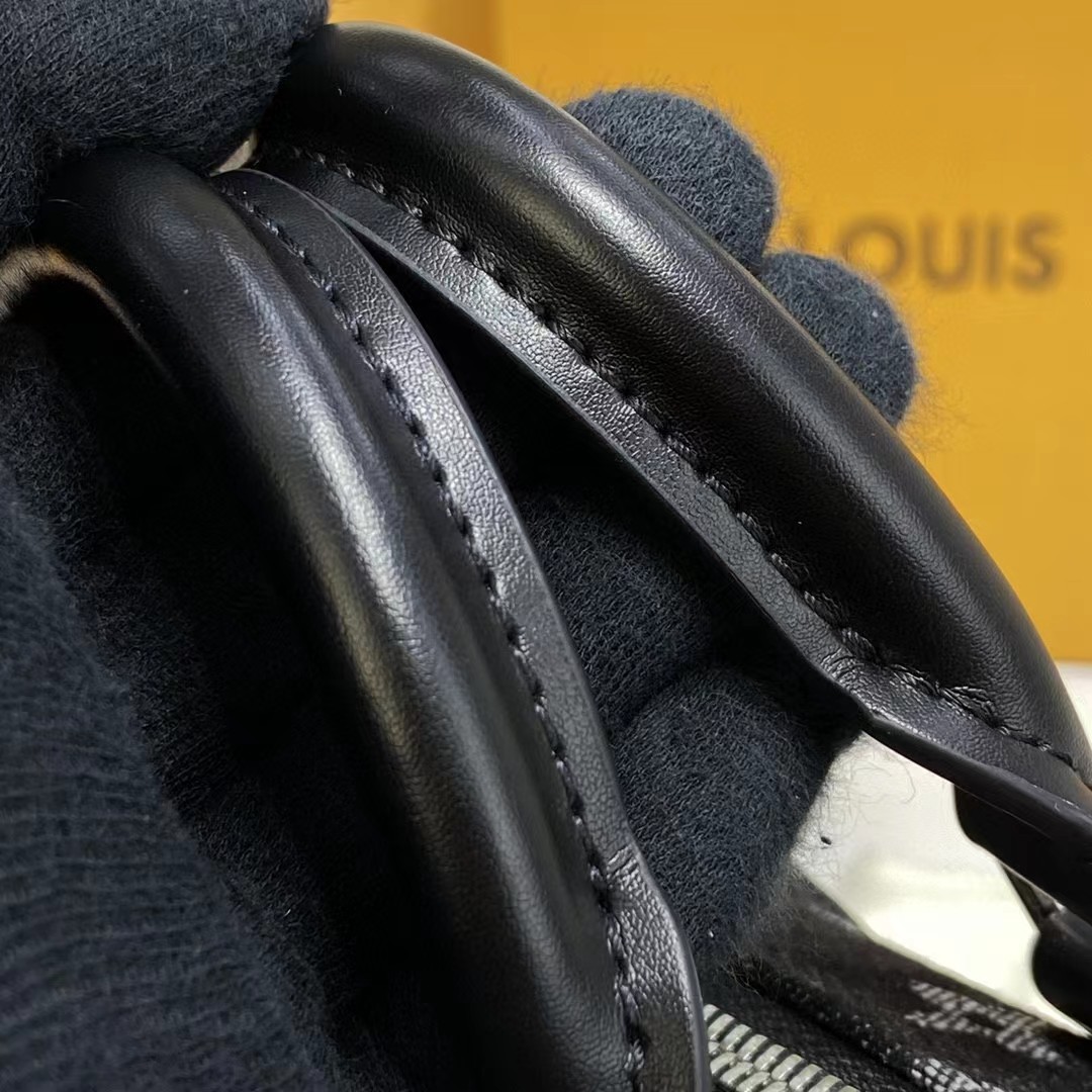 Louis Vuitton  Monogram Drip Handbag(21-12-9cm) - FashionPlug