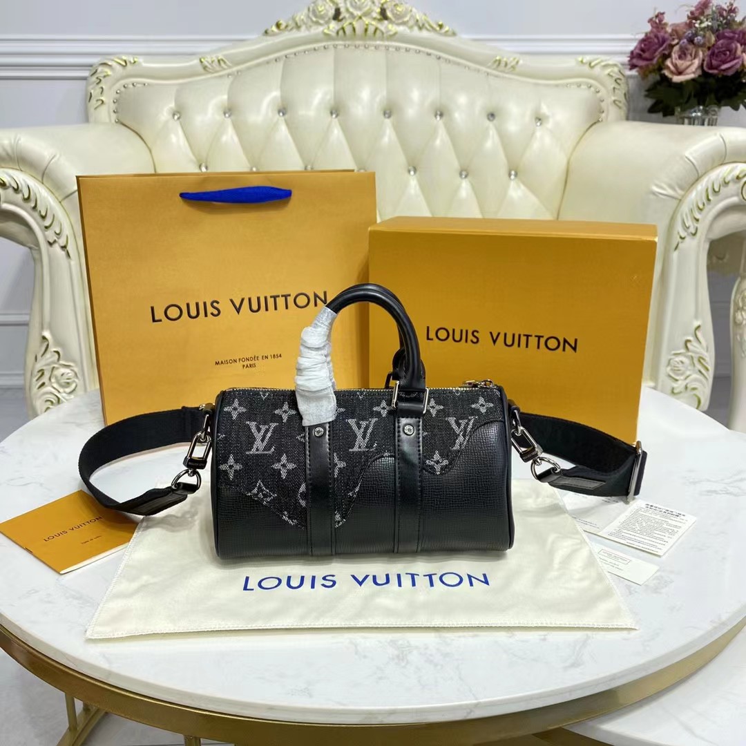 Louis Vuitton  Monogram Drip Handbag(21-12-9cm) - FashionPlug