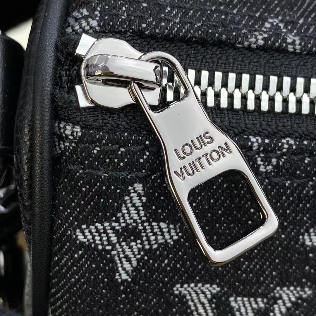 Louis Vuitton  Monogram Drip Handbag(21-12-9cm) - FashionPlug