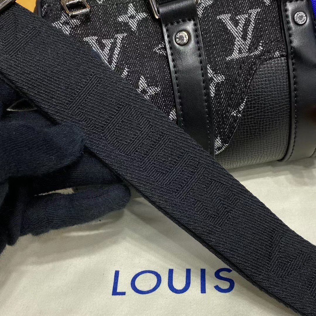 Louis Vuitton  Monogram Drip Handbag(21-12-9cm) - FashionPlug