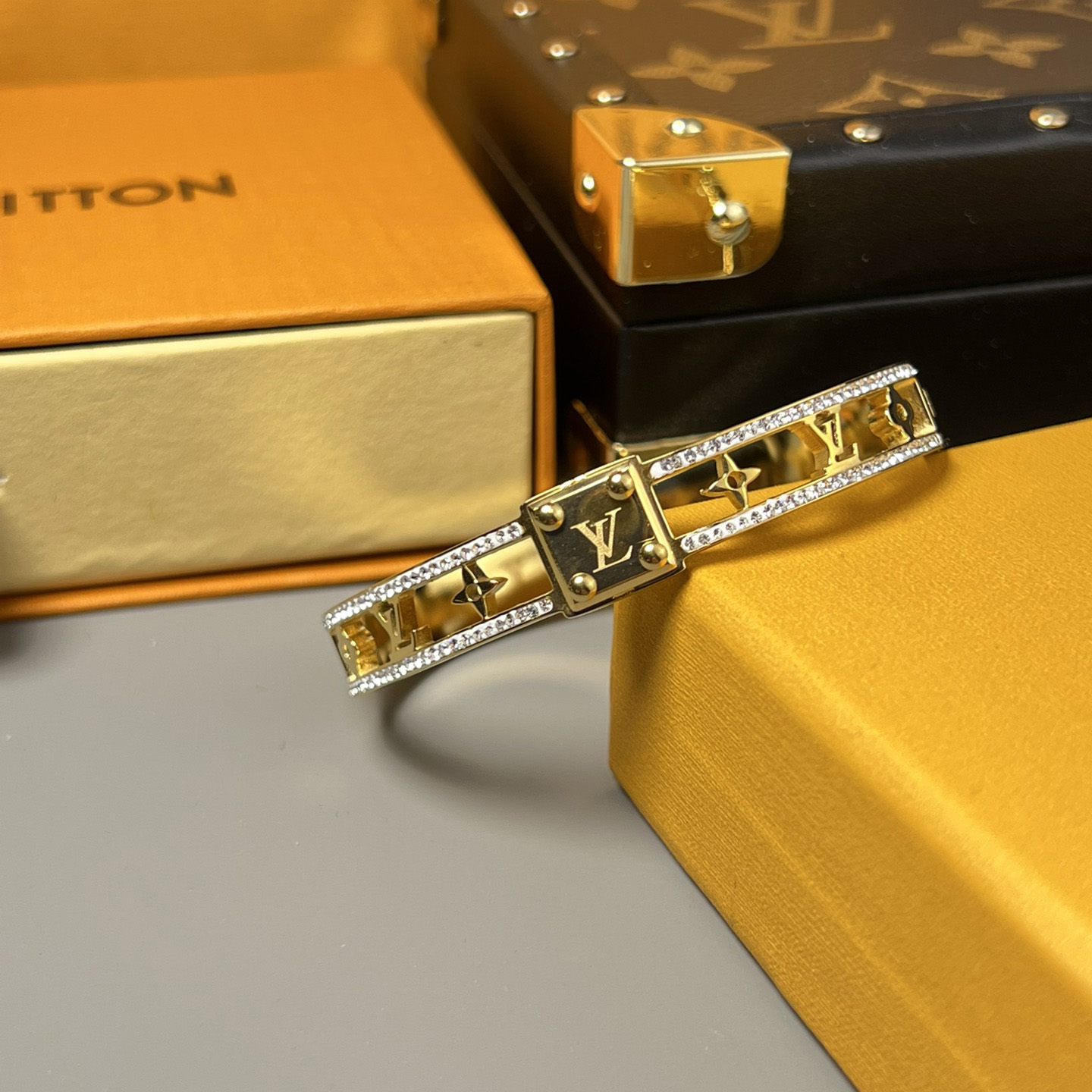 Louis Vuitton Bracelet - FashionPlug