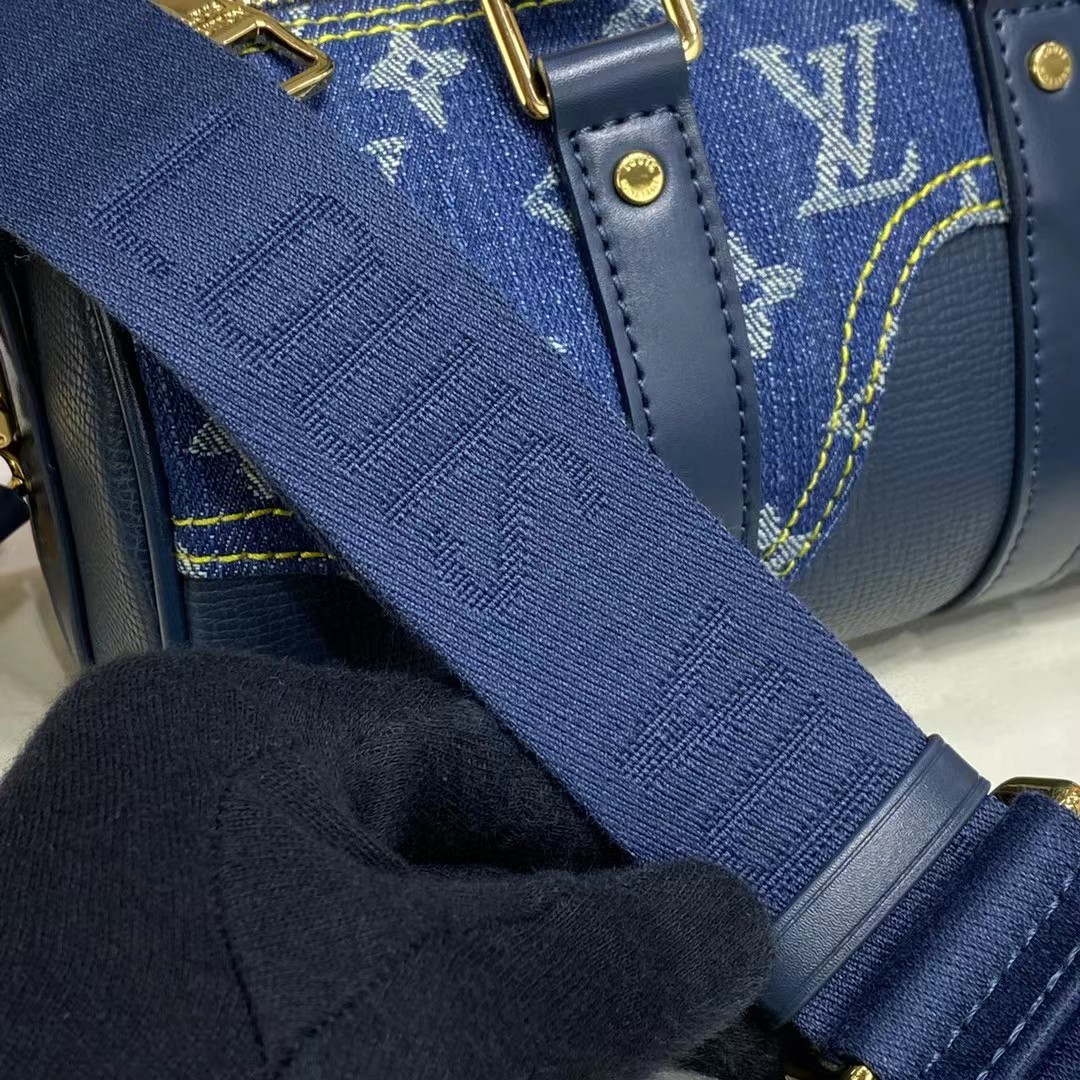 Louis Vuitton  Monogram Drip Handbag(21-12-9cm) - FashionPlug