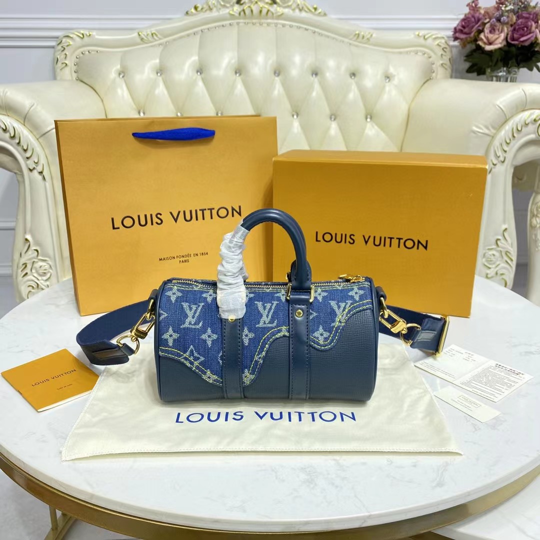 Louis Vuitton  Monogram Drip Handbag(21-12-9cm) - FashionPlug