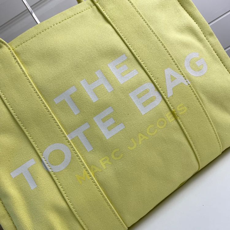 Marc Jacobs The MediumTraveler Tote Bag(41.5cm-12.5-35cm) - FashionPlug
