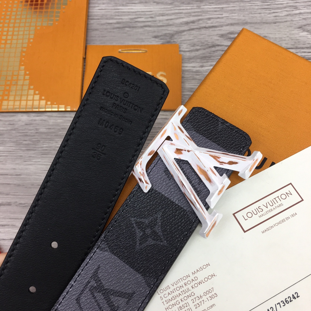 Louis Vuitton Squared LV 40mm Belt - FashionPlug