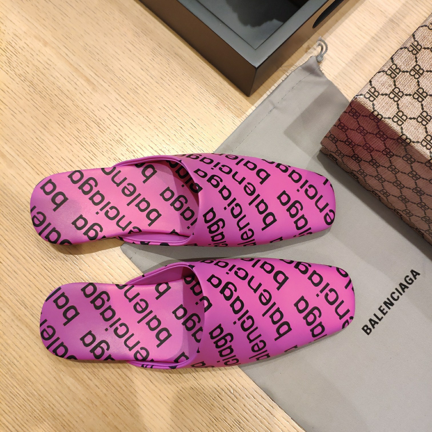 Balenciaga Logo  Leather Backless Loafers - FashionPlug