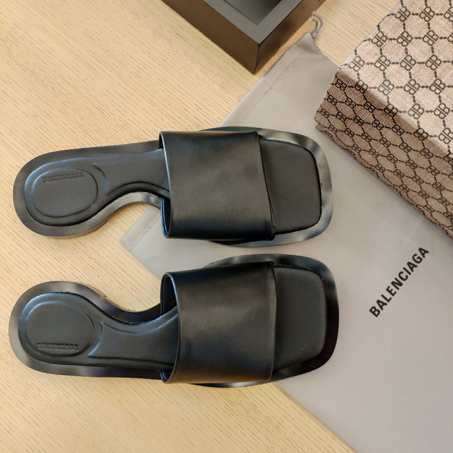 Balenciaga Logo Leather Slide Sandal - FashionPlug