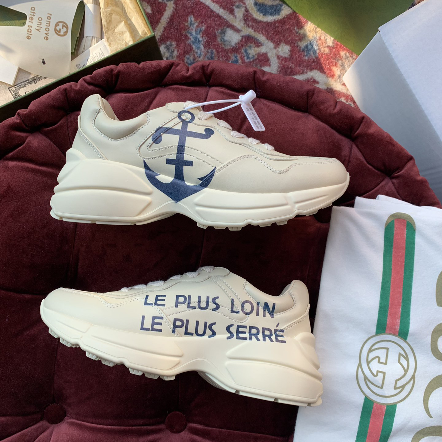 Gucci Men's Rhyton Sneaker In White - FashionPlug