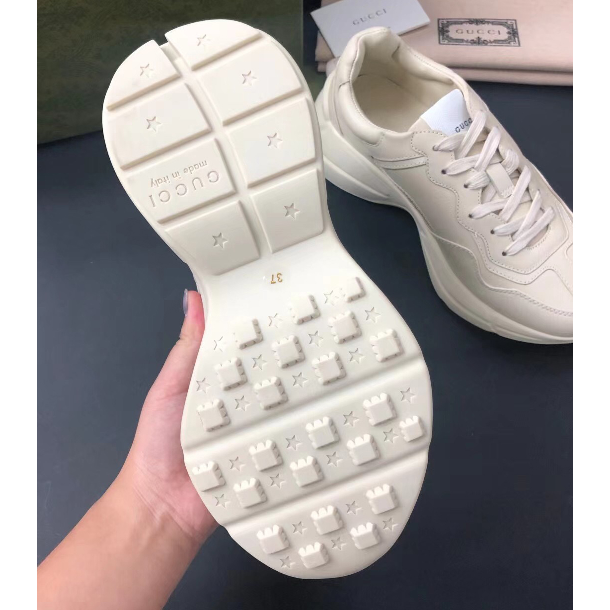 Gucci Men's Rhyton Sneaker In White - FashionPlug