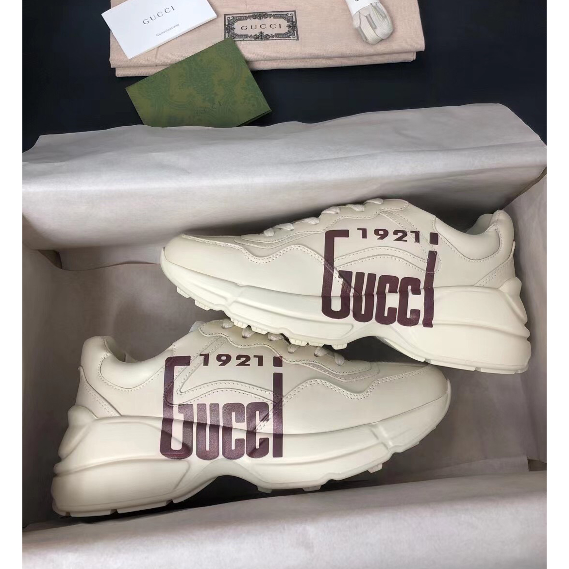Gucci Men's Rhyton Sneaker In White - FashionPlug