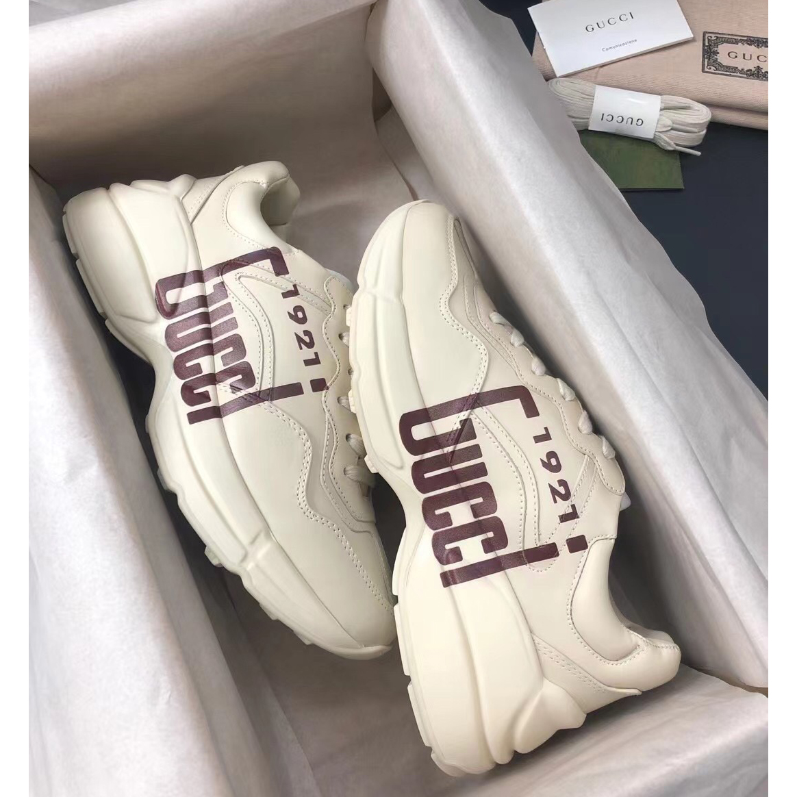 Gucci Men's Rhyton Sneaker In White - FashionPlug