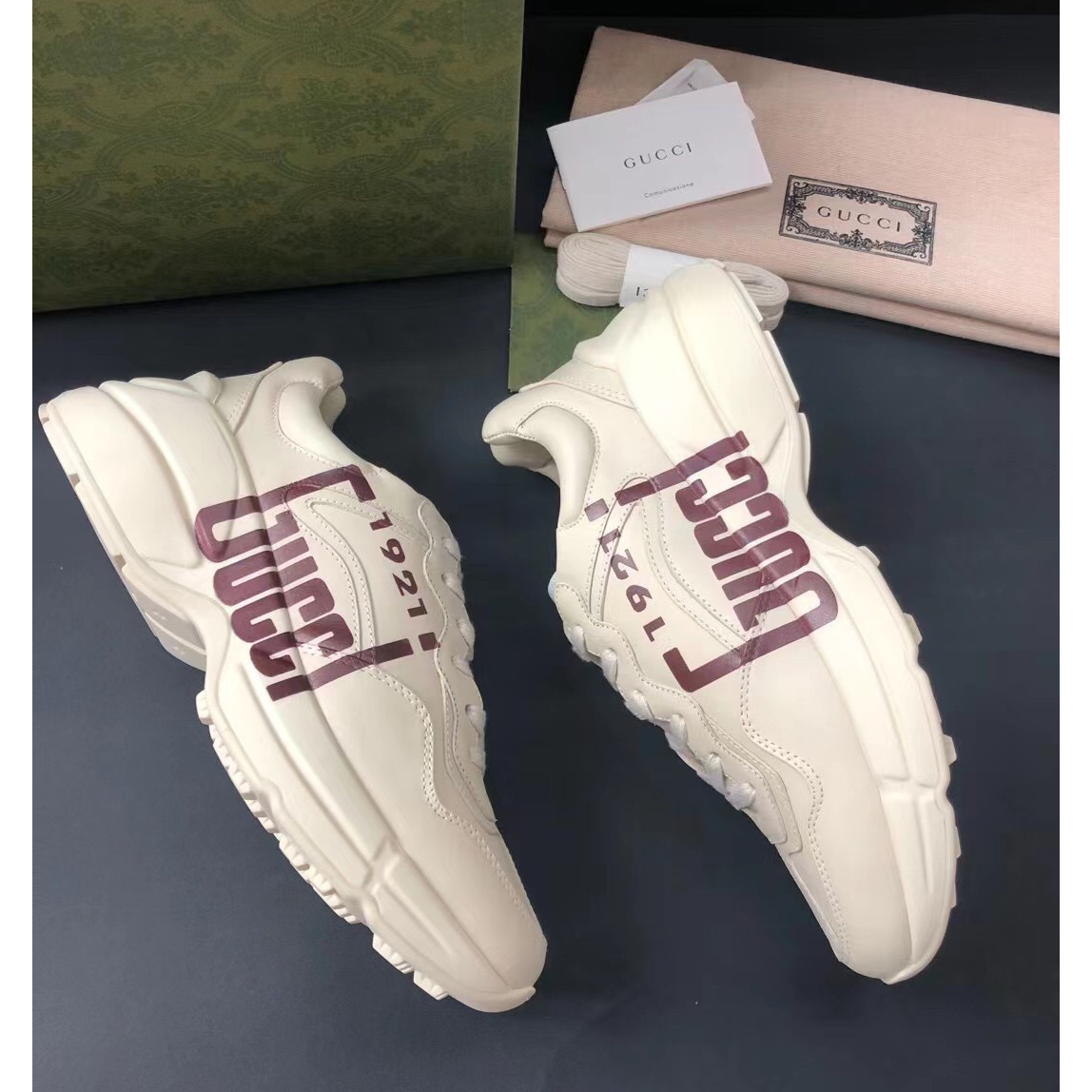 Gucci Men's Rhyton Sneaker In White - FashionPlug