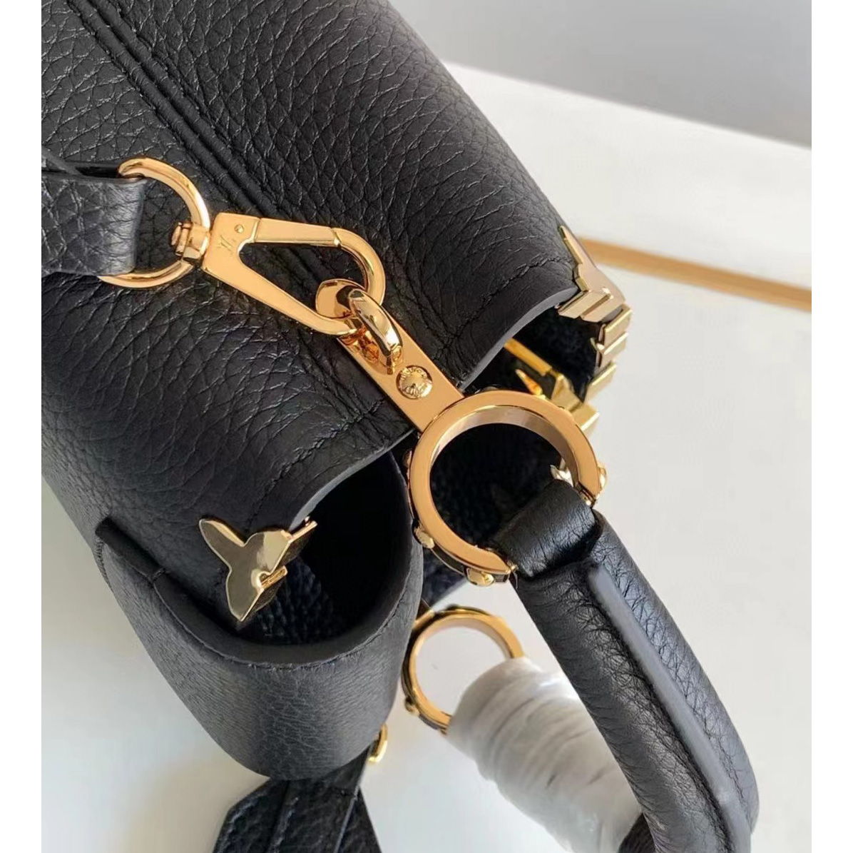 Louis Vuitton Capucines Mini Bag(21-14-8cm)   M56669 - FashionPlug