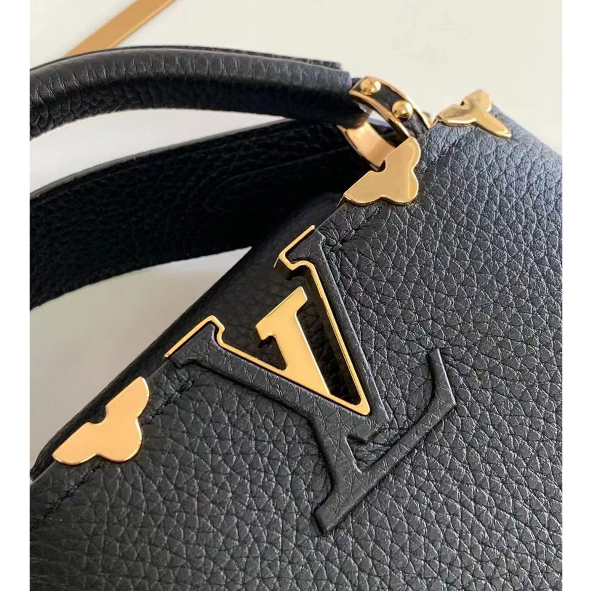 Louis Vuitton Capucines Mini Bag(21-14-8cm)   M56669 - FashionPlug