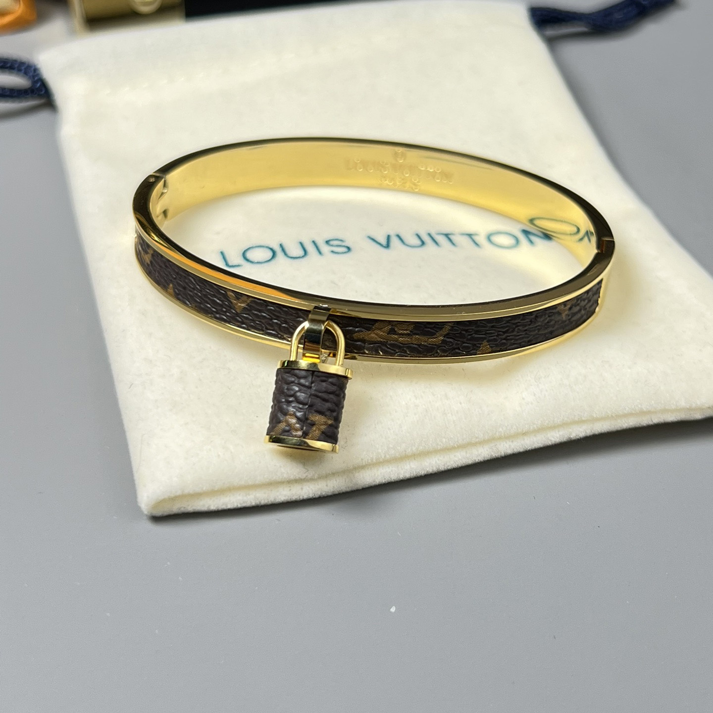 Louis Vuitton Bracelet - FashionPlug