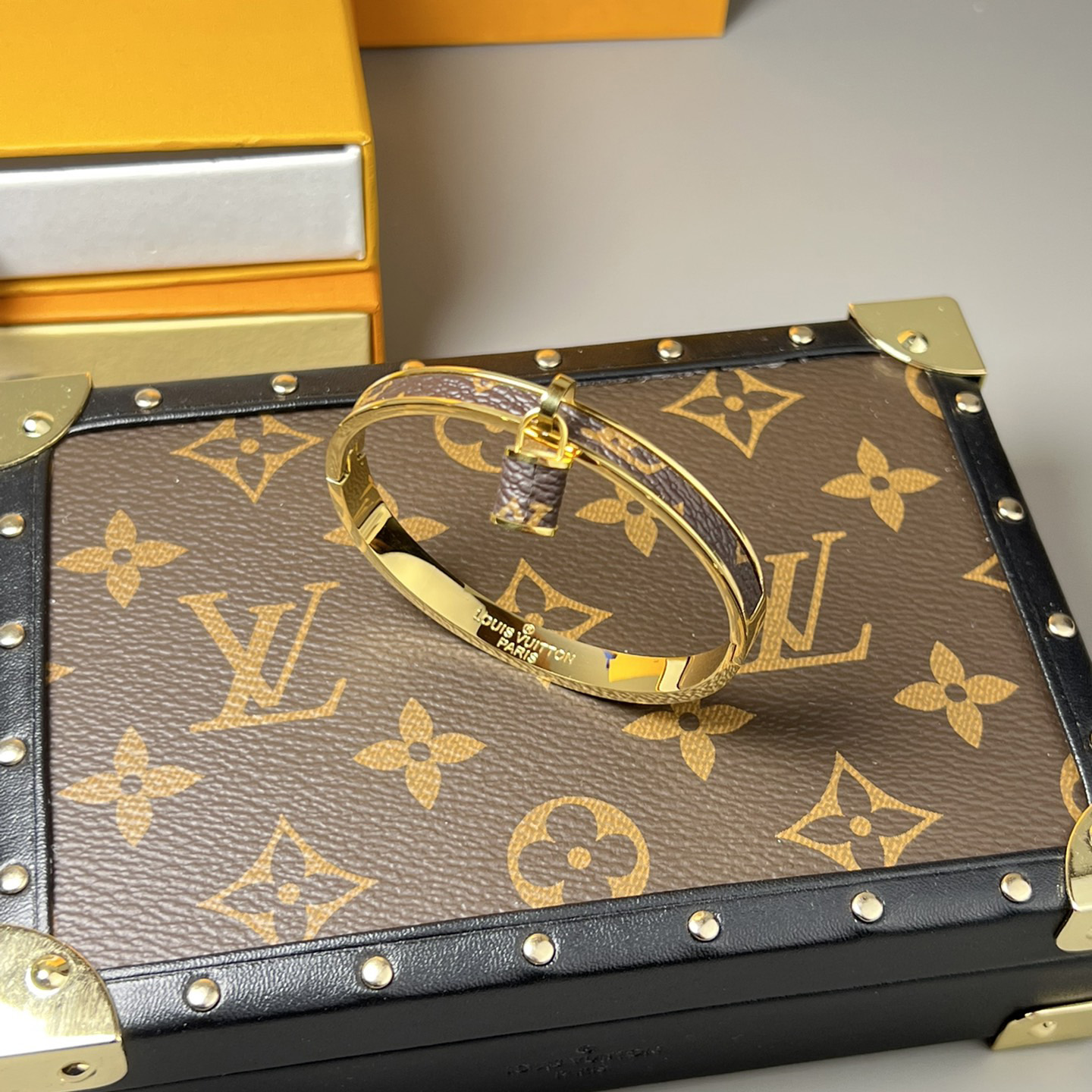 Louis Vuitton Bracelet - FashionPlug