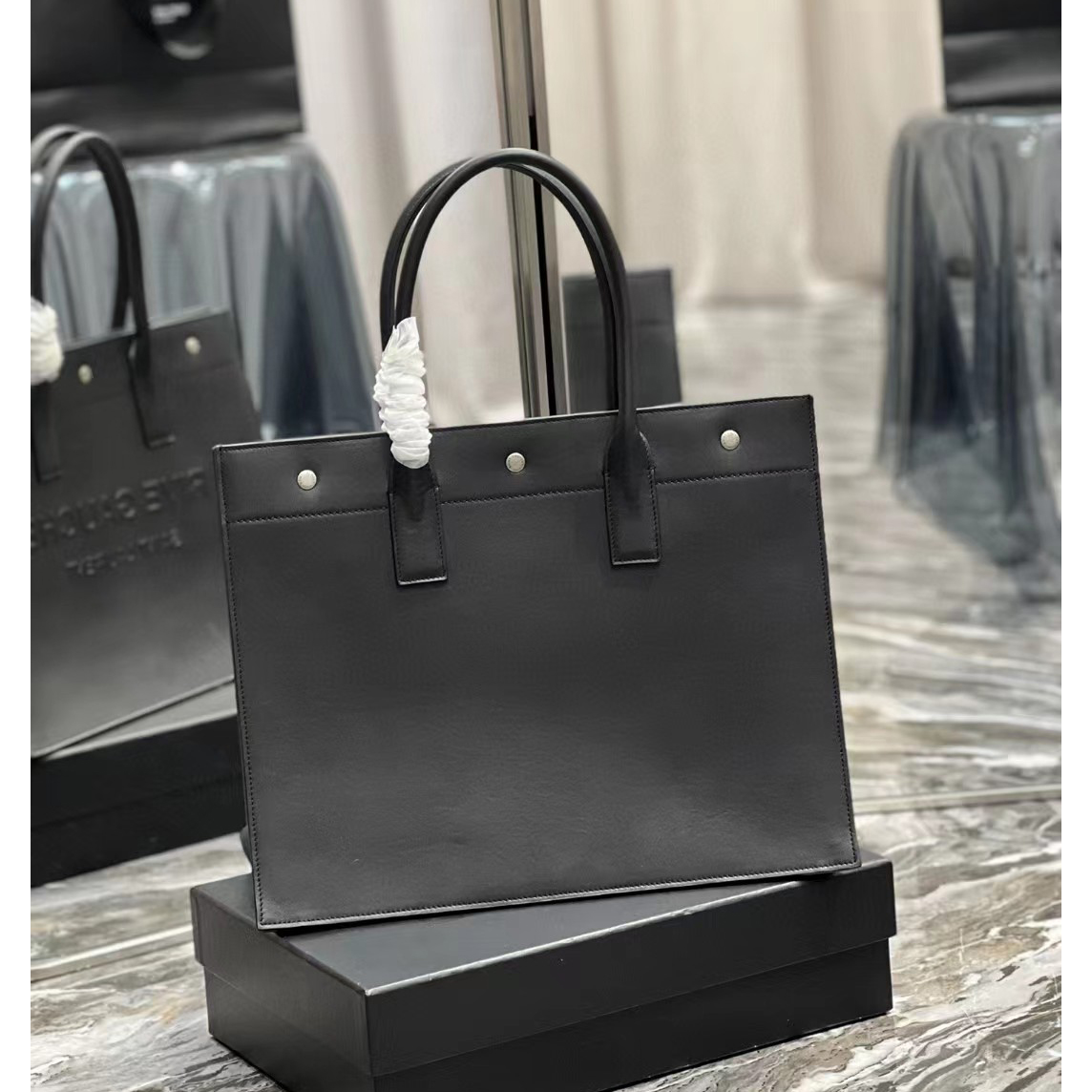Saint Laurent Rive Gauche Small Tote Bag In Smooth Leather(39-31-18cm) - FashionPlug