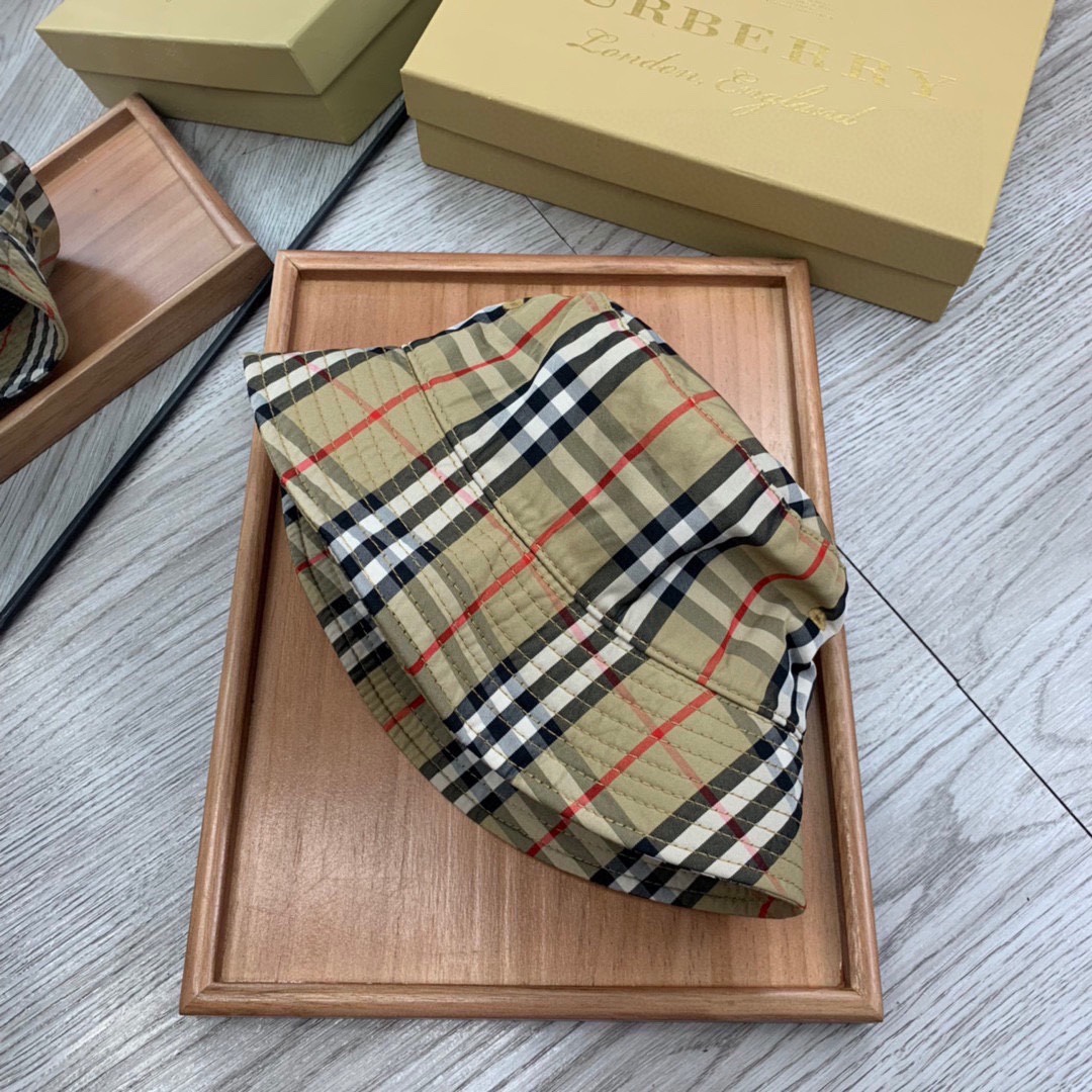 Burberry Vintage Check Cotton Bucket Hat - FashionPlug