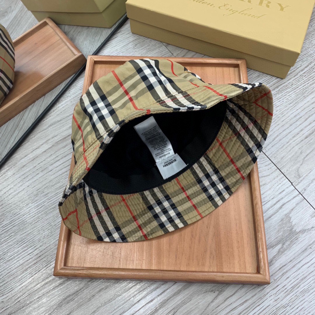 Burberry Vintage Check Cotton Bucket Hat - FashionPlug