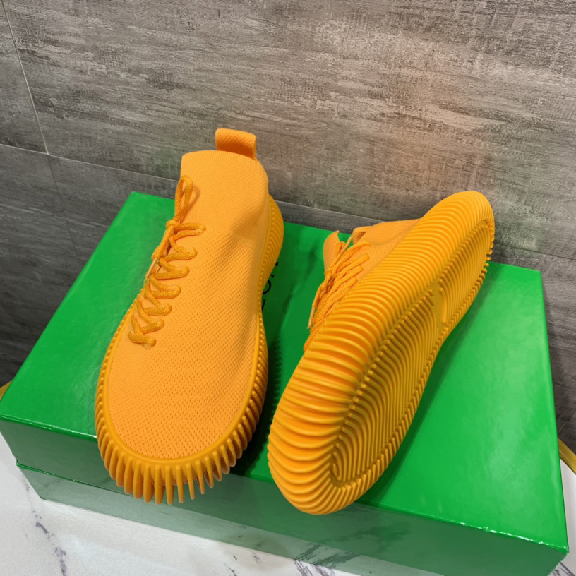 Bottega Veneta Ripple Sneakers - FashionPlug