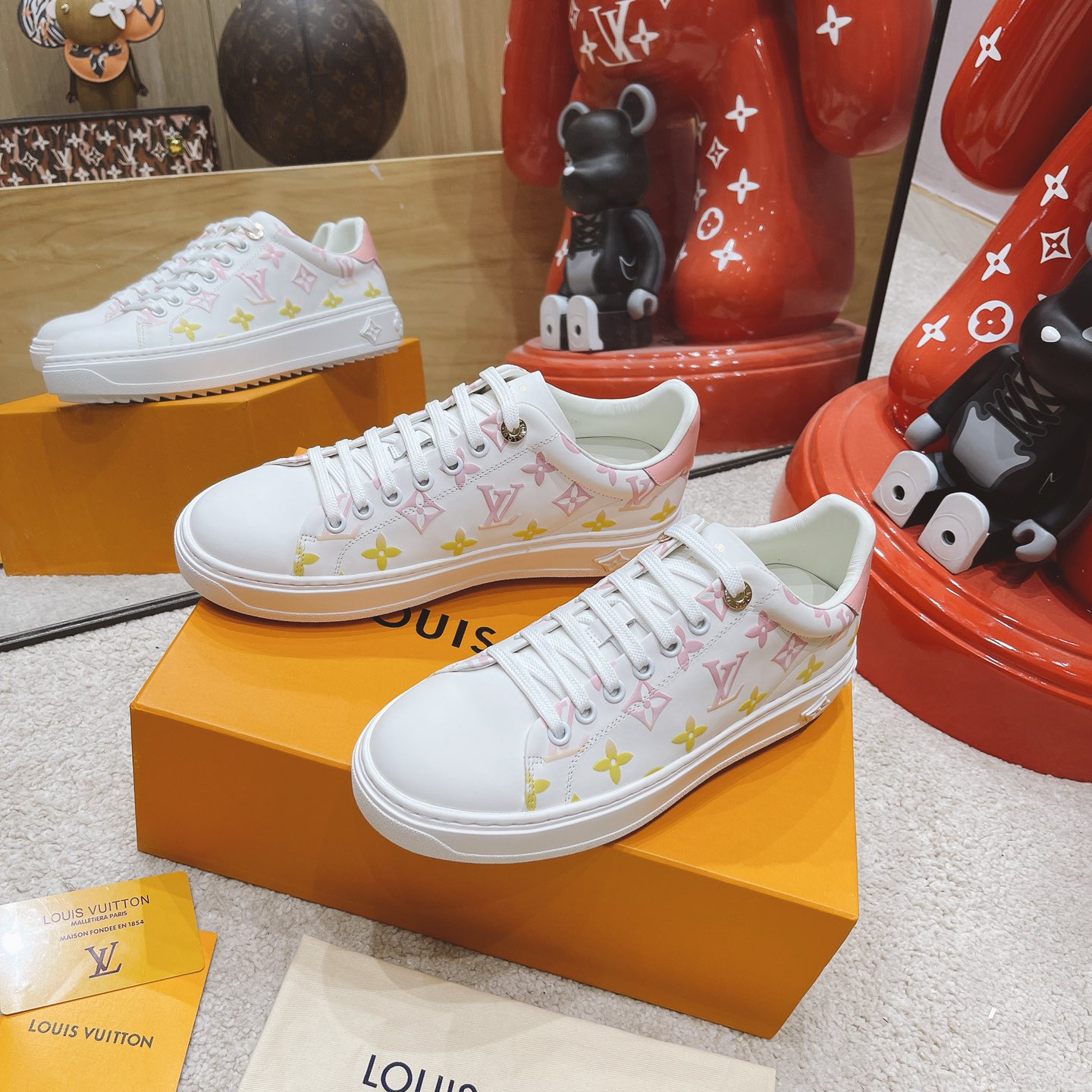 Louis Vuitton Monogram Sneaker - FashionPlug