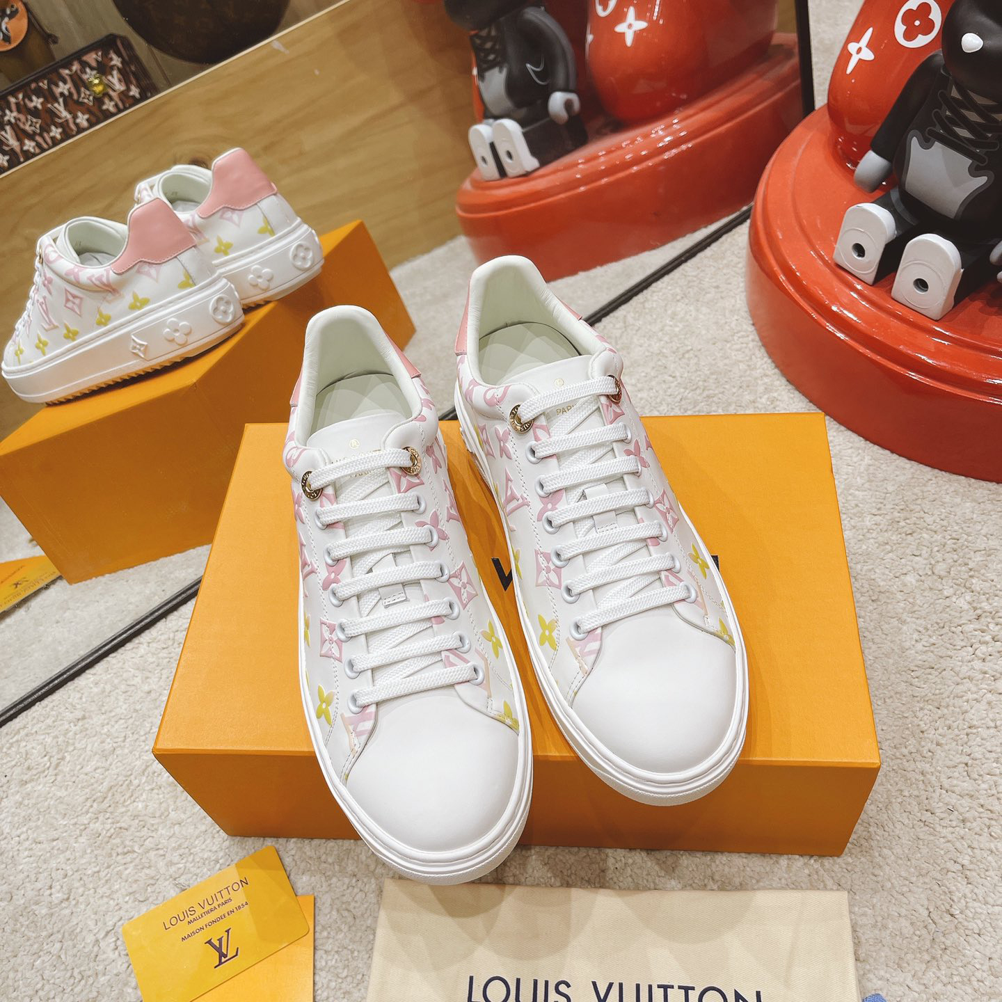 Louis Vuitton Monogram Sneaker - FashionPlug