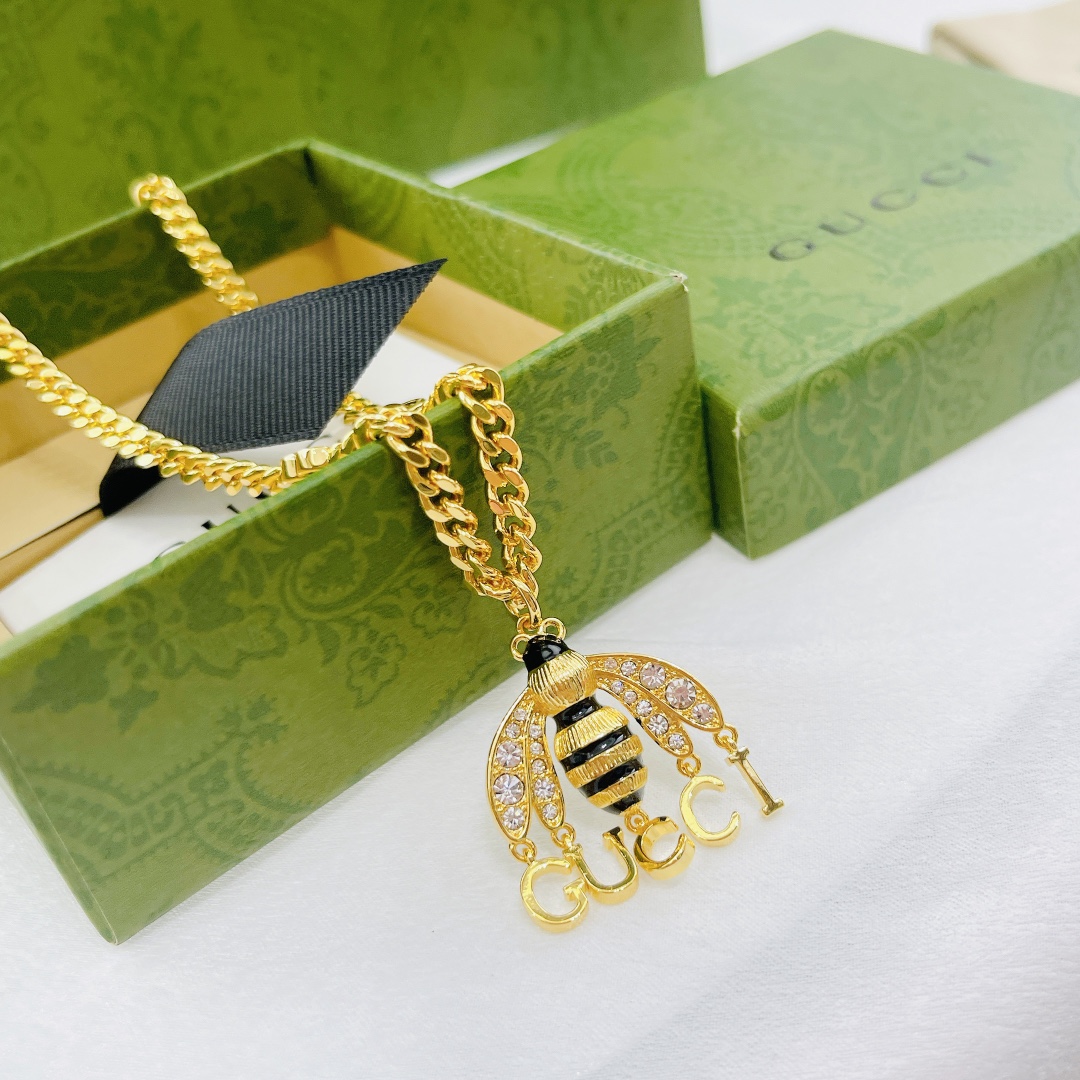 Gucci  Necklace - FashionPlug