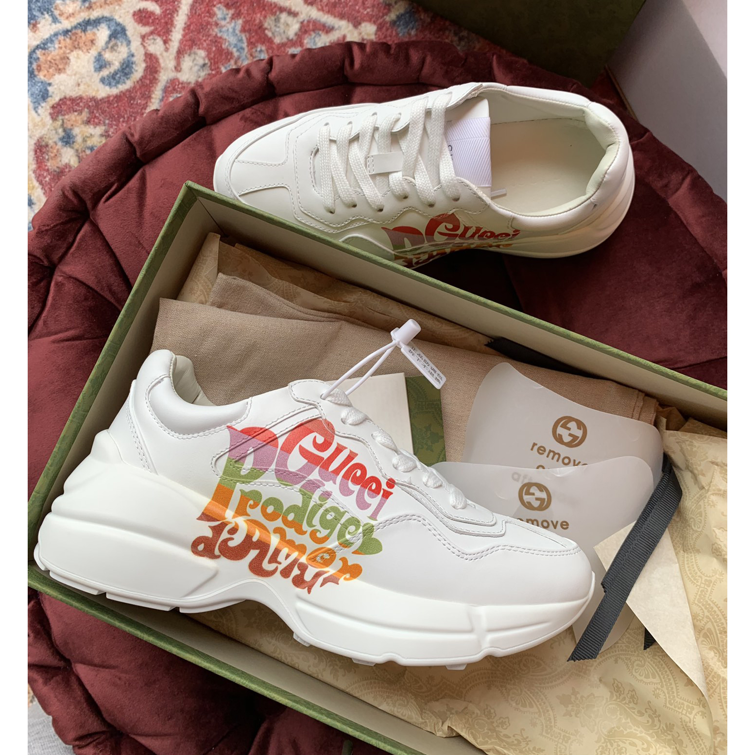 Gucci Men's Rhyton Sneaker In White - FashionPlug