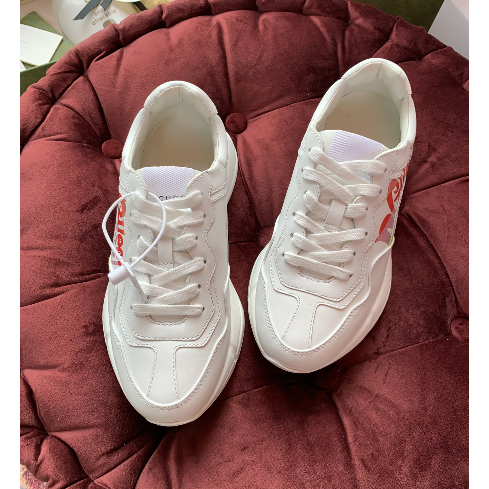 Gucci Men's Rhyton Sneaker In White - FashionPlug