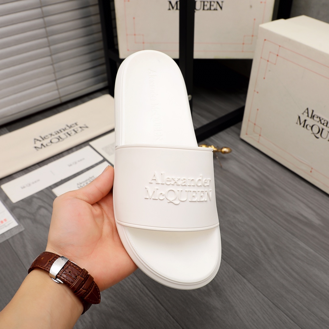 Alexander Mqueen Logo Slipper - FashionPlug