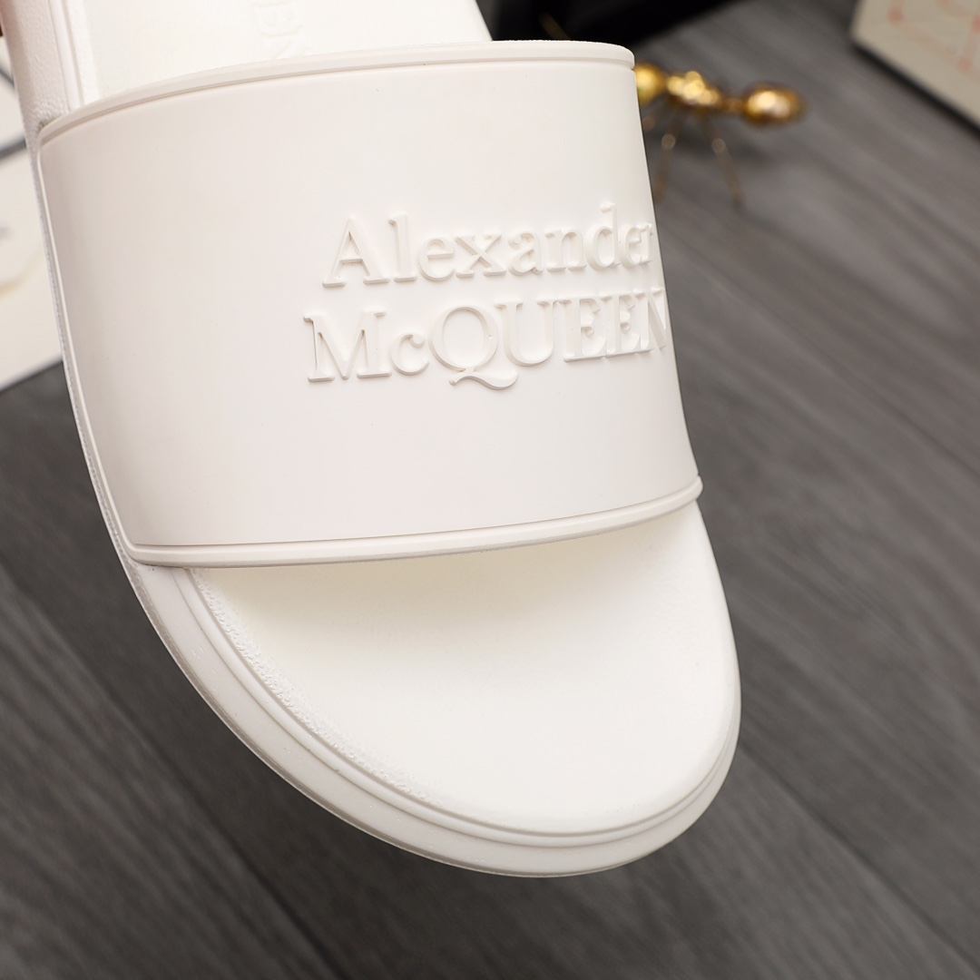 Alexander Mqueen Logo Slipper - FashionPlug