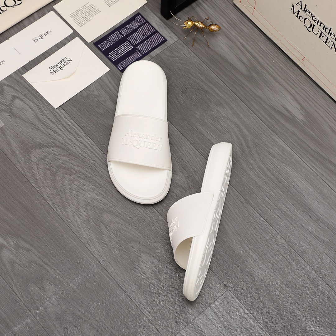Alexander Mqueen Logo Slipper - FashionPlug