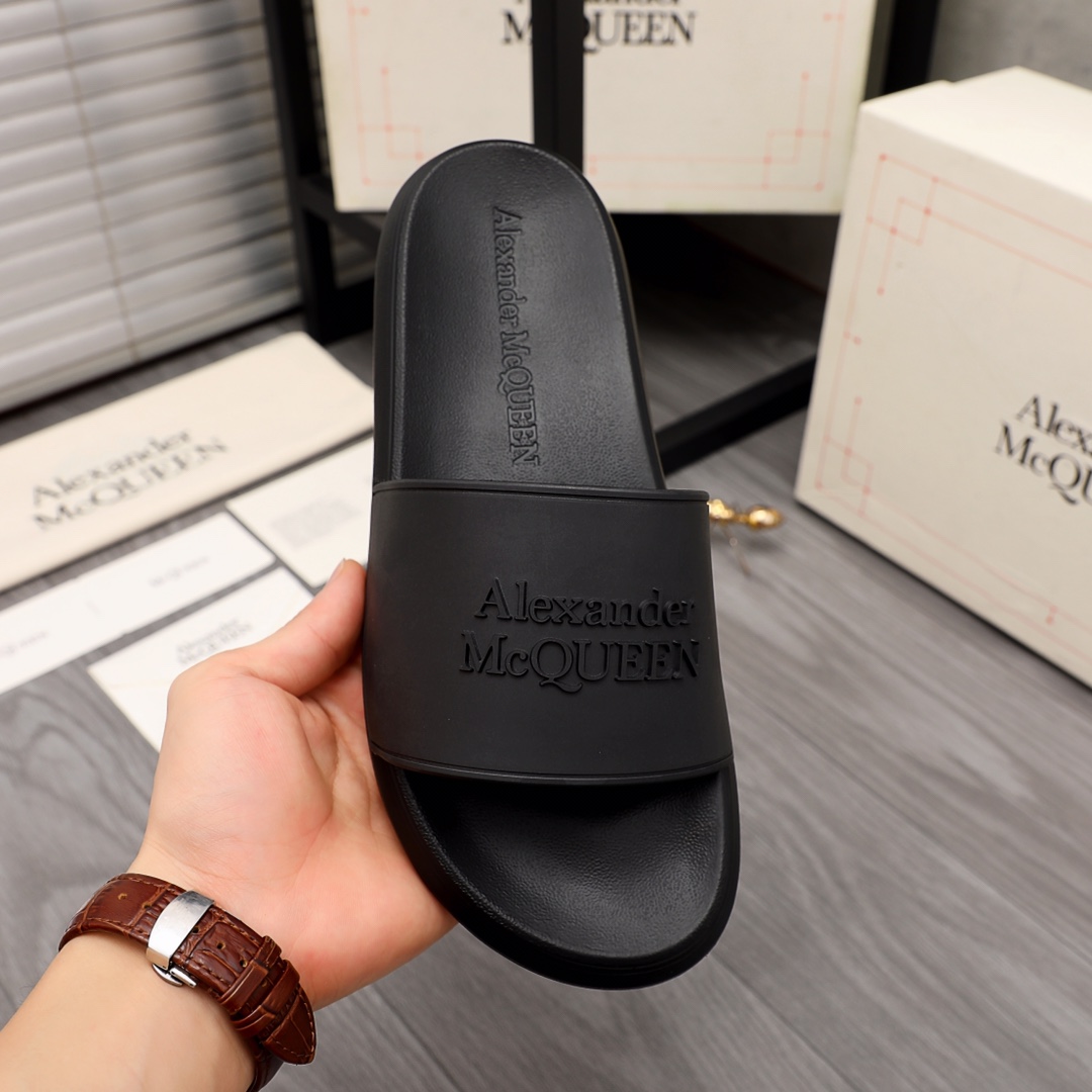 Alexander Mqueen Logo Slipper - FashionPlug
