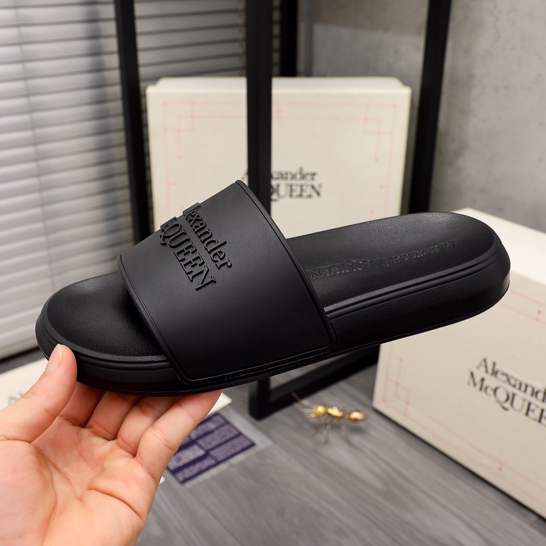 Alexander Mqueen Logo Slipper - FashionPlug