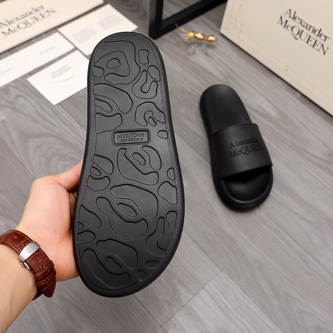 Alexander Mqueen Logo Slipper - FashionPlug