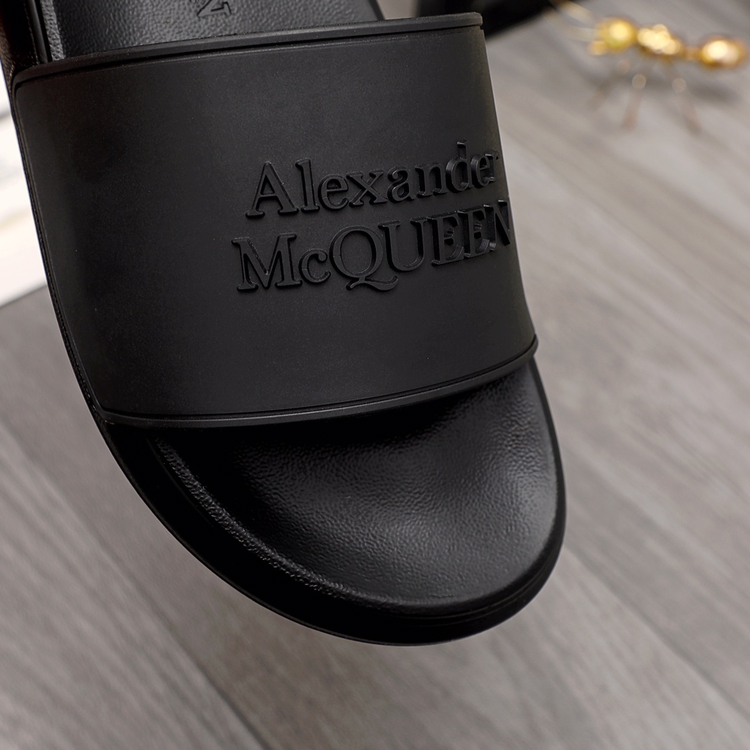 Alexander Mqueen Logo Slipper - FashionPlug