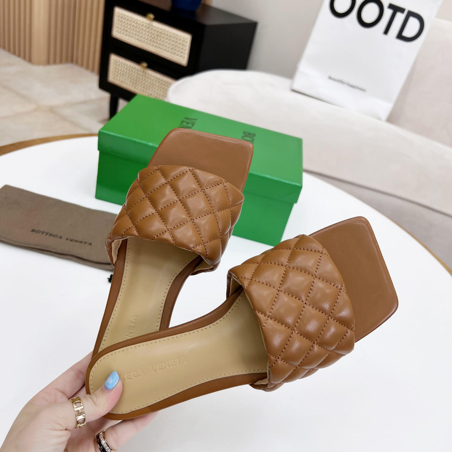 Bottega Veneta Padded Leather Sandals - FashionPlug