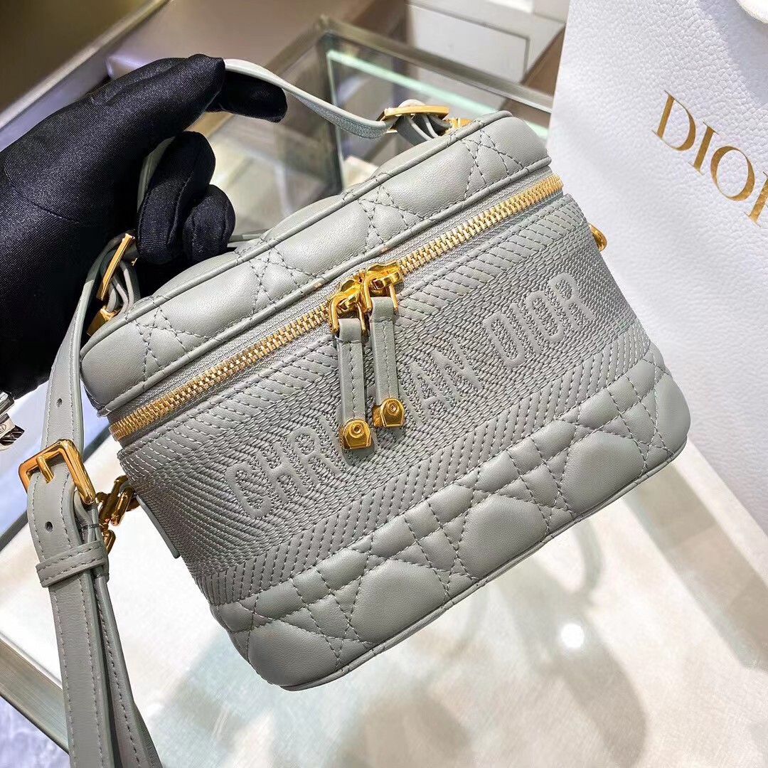 Dior Travel Handbag（18.5-13-10CM） - FashionPlug