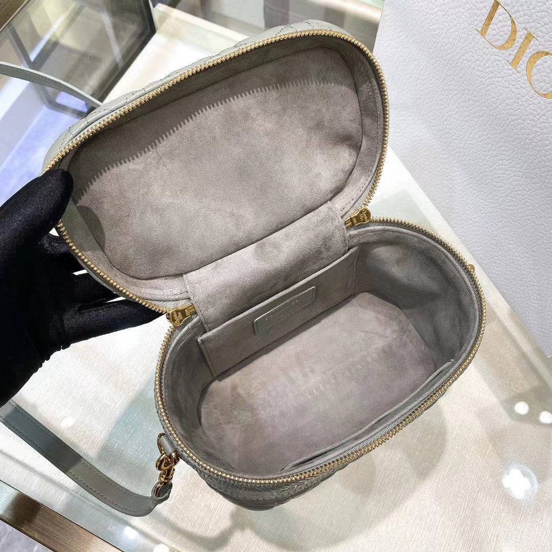 Dior Travel Handbag（18.5-13-10CM） - FashionPlug